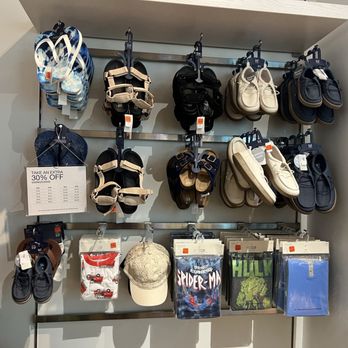 Gap - Men's Clothing Near Me - Albuquerque, New Mexico