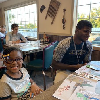 Hi-Lo Cafe - Hanging with our college football star! - American Near Me - Weed, California Hi-Lo Cafe - Hanging with our college football star! - American Near Me - Weed, California
