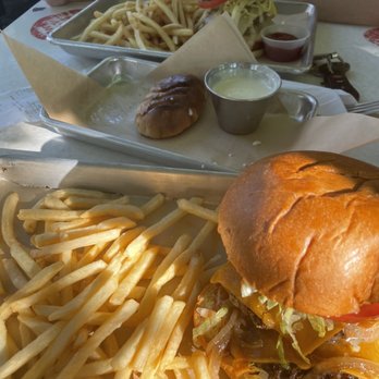 Piggy's Kitchen & Bar - Double smash burgers - Breakfast & Brunch Near Me - Houston, Texas
