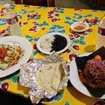 Chichen Itza Restaurant - Cochinita pibil, rice and black beans - Mexican Near Me - Los Angeles, California Chichen Itza Restaurant - Cochinita pibil, rice and black beans - Mexican Near Me - Los Angeles, California