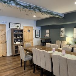 Defying Gravitea - Interior