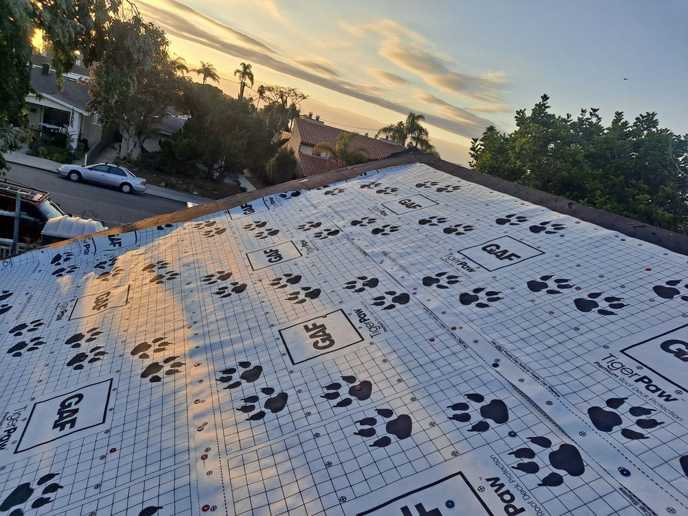 Slide of Alfaros and Son Roofing