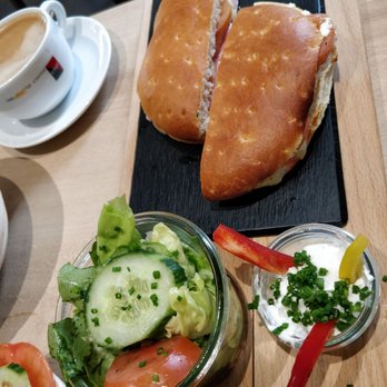 Flo Backkultur & Kaffeeglück - Ham and cheese panini - Cafes Near Me - Esslingen, BW Flo Backkultur & Kaffeeglück - Ham and cheese panini - Cafes Near Me - Esslingen, BW
