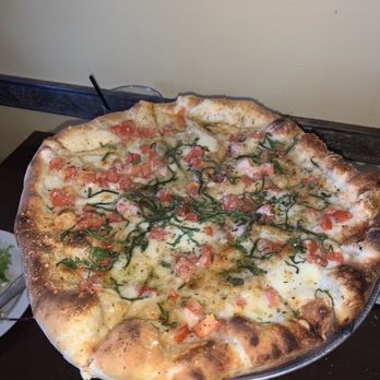 Aviva Brick Oven - Margarita pizza - Pizza Near Me - Warrendale, Pennsylvania