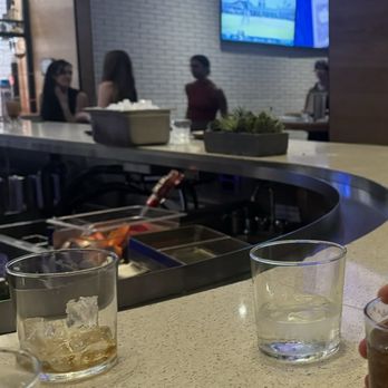 Earls Kitchen + Bar - Employees at the bar - Cocktail Bars Near Me - Denver, Colorado