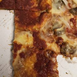 Several areas are missing cheese. No bueno.