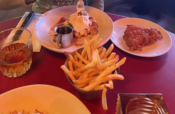 LOCAL Public Eatery - The Woodlands by null