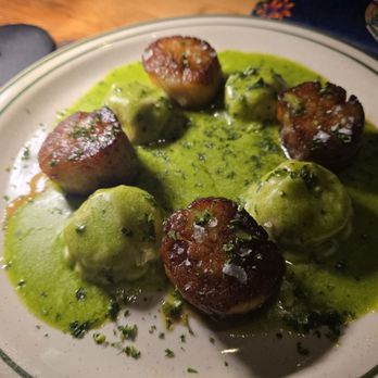 Raval Steakhouse - Scallops with pesto ravioli - Steakhouses Near Me - Staten Island, New York Raval Steakhouse - Scallops with pesto ravioli - Steakhouses Near Me - Staten Island, New York