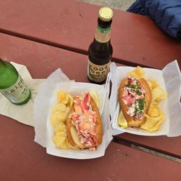 Lobstah rolls, the Maine and Connecticut way