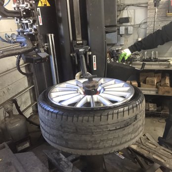Total Tire - High tech equipment used in the tire change process for efficiency and quality, maintaining integrity to rims. - Tires Near Me - Burlington, Ontario