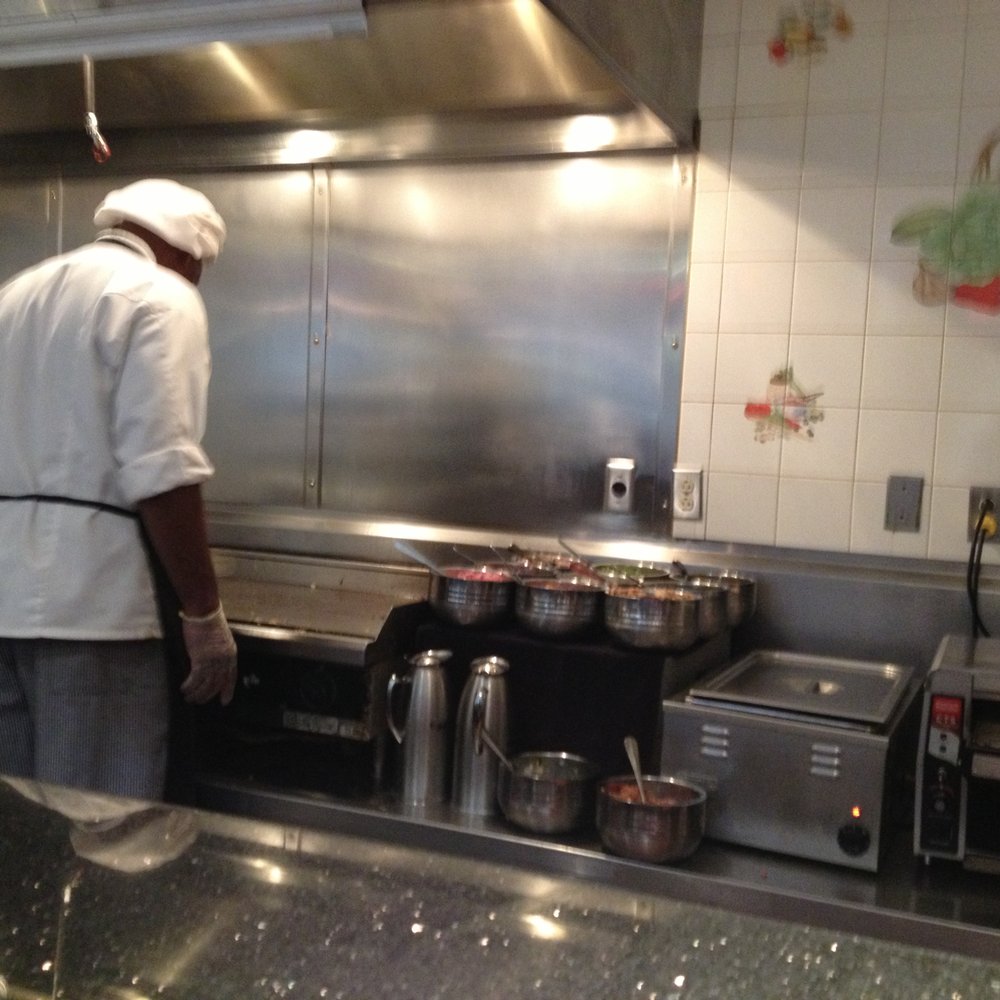 Atrium Grill & Bar - Omelet Station - Sports Bars Near Me - Richmond, Virginia