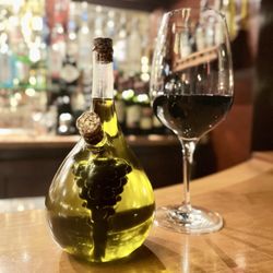 Italian Kitchen - Wine & Oil Grapes