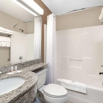 Microtel Inn & Suites by Wyndham Williston - Guest room bath - Hotels Near Me - Williston, North Dakota Microtel Inn & Suites by Wyndham Williston - Guest room bath - Hotels Near Me - Williston, North Dakota