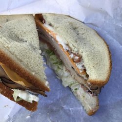 Uncle Buck's Country Deli - Honey Turkey, Bacon, Lettuce, Tomato and Mayo