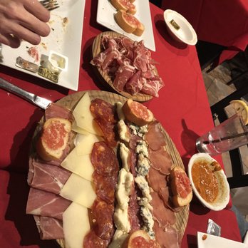 VIVO Tapas KITCHEN LOUNGE - Spanish Near Me - Newark, New Jersey