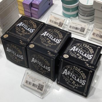 Senti Senti - The sleek black packaging reminds me of a deck of cards. - Cosmetics & Beauty Supply Near Me - Brooklyn, New York
