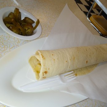 Bonny's Cafe - Chile verde burrito - Cafes Near Me - El Paso, Texas