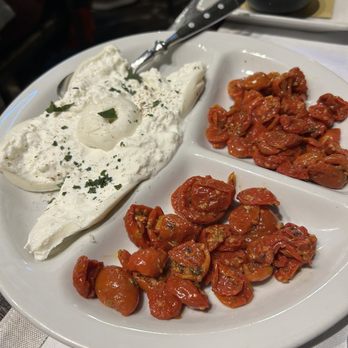 Roscioli - Burrata con pomodorini - Salumerie Near Me - Rome, RM Roscioli - Burrata con pomodorini - Salumerie Near Me - Rome, RM