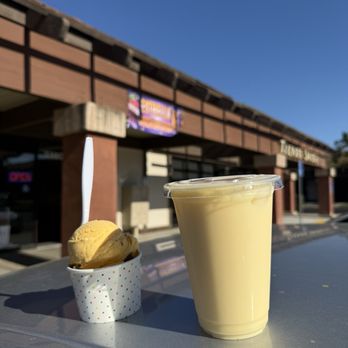 Estrella Michoacana - Nieve de rompope y una chica agua fresca de piña colada - Ice Cream & Frozen Yogurt Near Me - Santa Maria, California