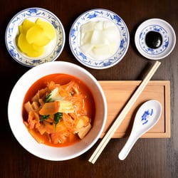 Restaurant Bok - Jjamppong(), Soupe aux nouilles fait à la main et légumes sautés à l'huile de piments forts