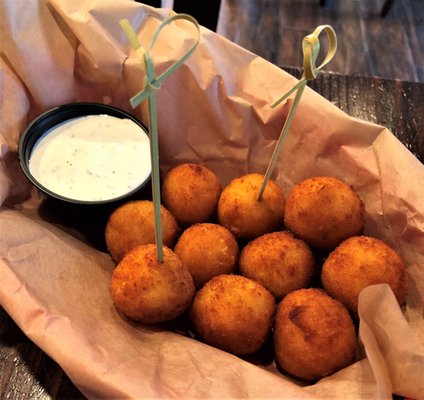 Left Bank Downtown by null