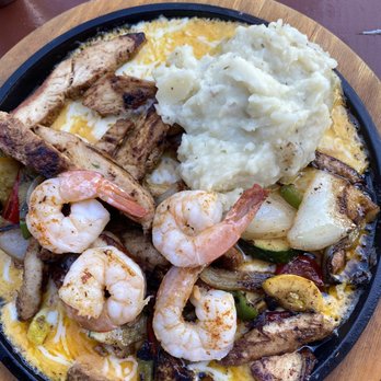 Horseshoe Grill - Fajitas with a scoop of mashed potatoes on top. Yum! - American Near Me - Eureka Springs, Arkansas