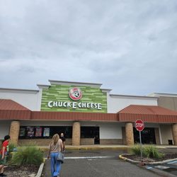 Chuck E. Cheese