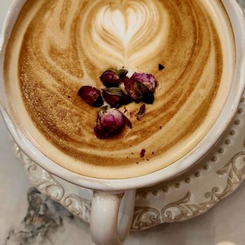 Roses and Berries Cafe - Roses and Berries drink - Breakfast & Brunch Near Me - Dubuque, Iowa Roses and Berries Cafe - Roses and Berries drink - Breakfast & Brunch Near Me - Dubuque, Iowa