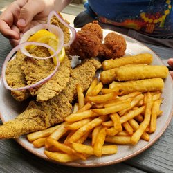 Byrd's Riverfront Restaurant