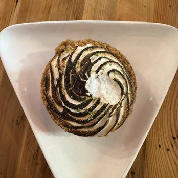 Moondog Cafe & Bakery - Vegan key lime pie - Cafes Near Me - Key West, Florida