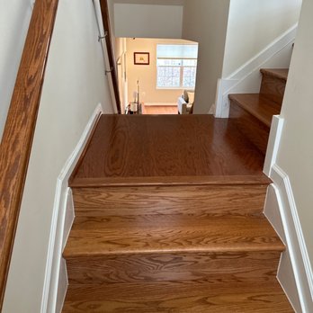 PriceCo Floors - Front entrance staircase - Carpet Installation Near Me - Laurel, Maryland PriceCo Floors - Front entrance staircase - Carpet Installation Near Me - Laurel, Maryland