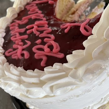 Standard Bakery - Strawberry shortcake - Bakeries Near Me - Kealakekua, Hawaii