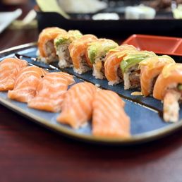 Lemon Drop rolls and sushi (5pcs) Lemon Drop rolls and sushi (5pcs)
