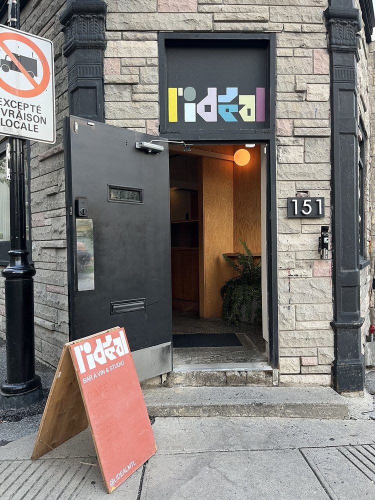 L'idéal Bar et Contenus