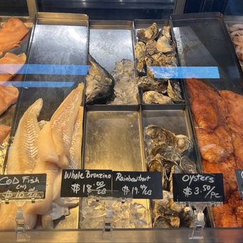 Cameron's Seafood Philly - Seafood case (2/4) - Seafood Near Me - Philadelphia, Pennsylvania