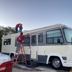 TwentyNine Palms Resort - They refused this motorhome saying it's too old! Look at it, like new!