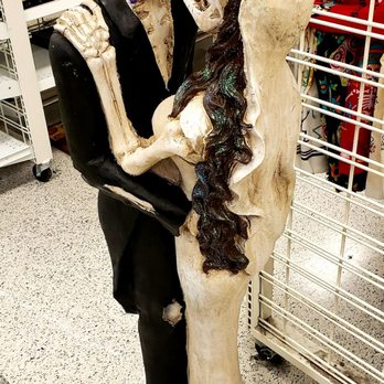 Ross Dress for Less - Find someone who stares into your eyes like this! ;) Ross on 9/18/2019 - Department Stores Near Me - Austin, Texas Ross Dress for Less - Find someone who stares into your eyes like this! ;) Ross on 9/18/2019 - Department Stores Near Me - Austin, Texas