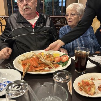 Lenny's Clam Bar - My father in laws crab legs - Seafood Near Me - Howard Beach, New York