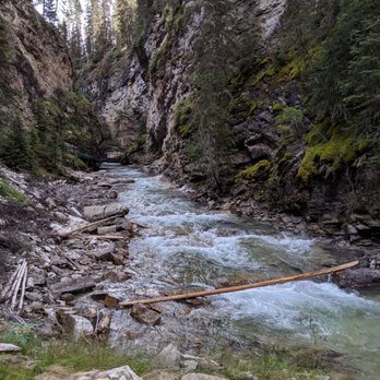 Johnston Canyon & Ink Pots - Hiking Near Me - Banff, Alberta Johnston Canyon & Ink Pots - Hiking Near Me - Banff, Alberta