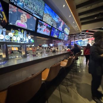 Dave & Buster's Florence - Bar - Arcades Near Me - Florence, Kentucky