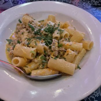 Emmy's Spaghetti Shack - Rigatoni and sausage - Italian Near Me - San Francisco, California Emmy's Spaghetti Shack - Rigatoni and sausage - Italian Near Me - San Francisco, California