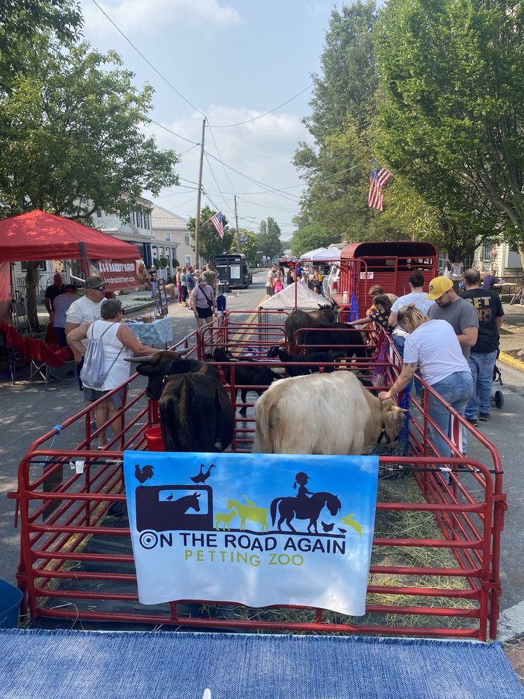 Social spots from On The Road Again Petting Zoo