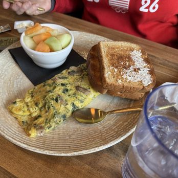 Golden Spoon Cafe - Mushroom, feta and spinach omelet with whole wheat toast and fruit - Breakfast & Brunch Near Me - Watertown, Wisconsin
