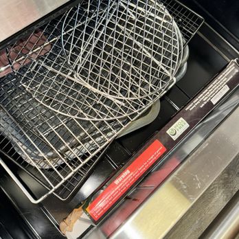 Home Cleaning Home - Oven drawer. Excellent cleaning. - Home Cleaning Near Me