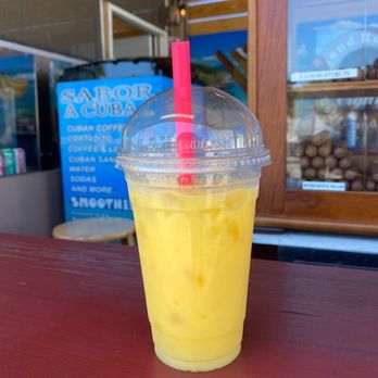 Sabor A Cuba Cafe - Custom juice with mango and pineapple - Cuban Near Me - Tarpon Springs, Florida