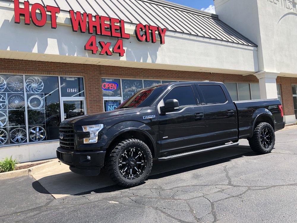 hot wheel city hall road