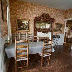 Pribnow's Maple Inn