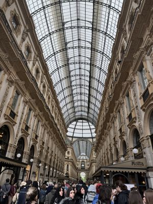Galleria Vittorio Emanuele II by null