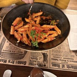 La Fenice - Penne Alla'Arrabiata - my daughter ate it all before I was half done with my pizza!