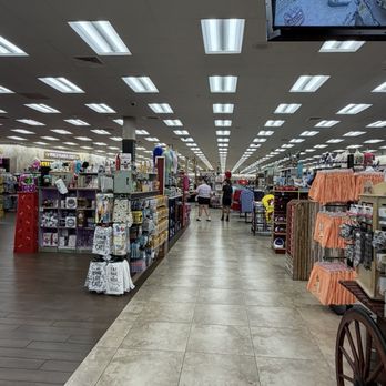 Buc-ee's - Gas Stations Near Me - Crossville, Tennessee